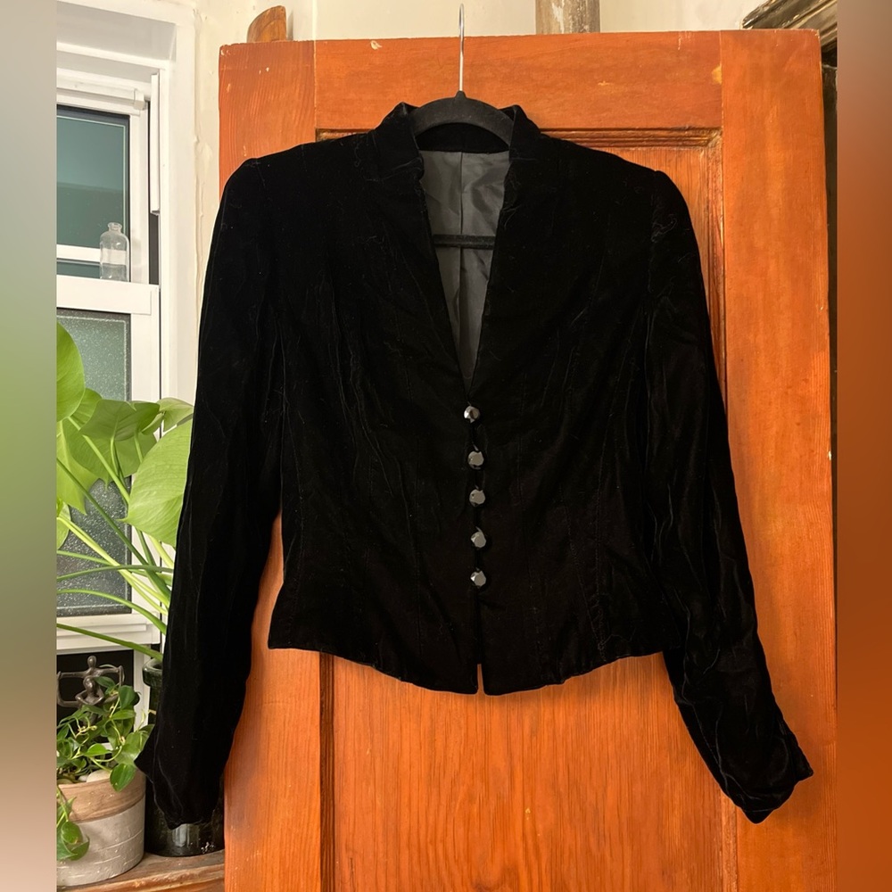Vintage Black Velvet Gorgeous Lined Tailored And Fitted Button Front Jacket